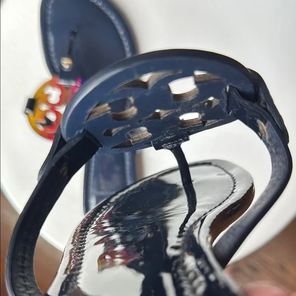 Tory Burch Navy Miller Sandals Multicolor  Logo Size 8.5 - Picture 9 of 13